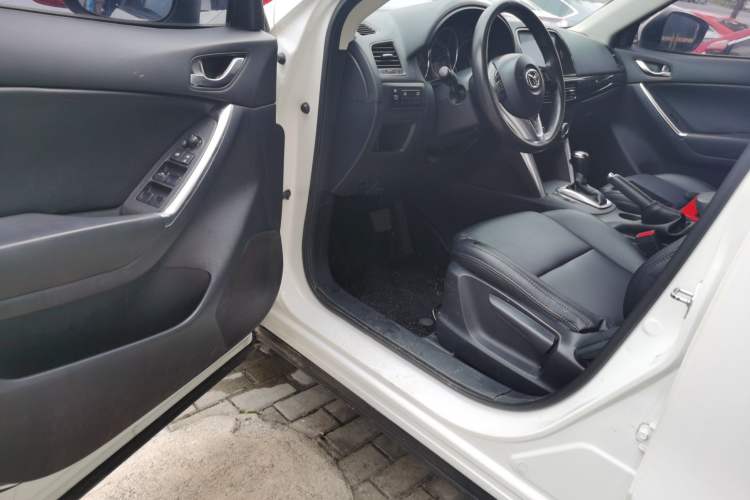 Used Mazda CX-5 2015 2.0L Automatic 2WD Comfort Edition Interior 3