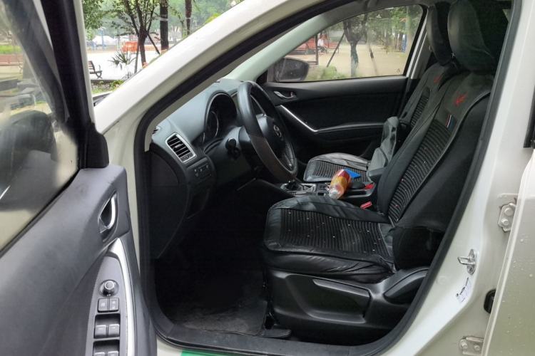 Used Mazda CX-5 2015 2.0L Automatic Two-Wheel Drive Urban Version Interior 3