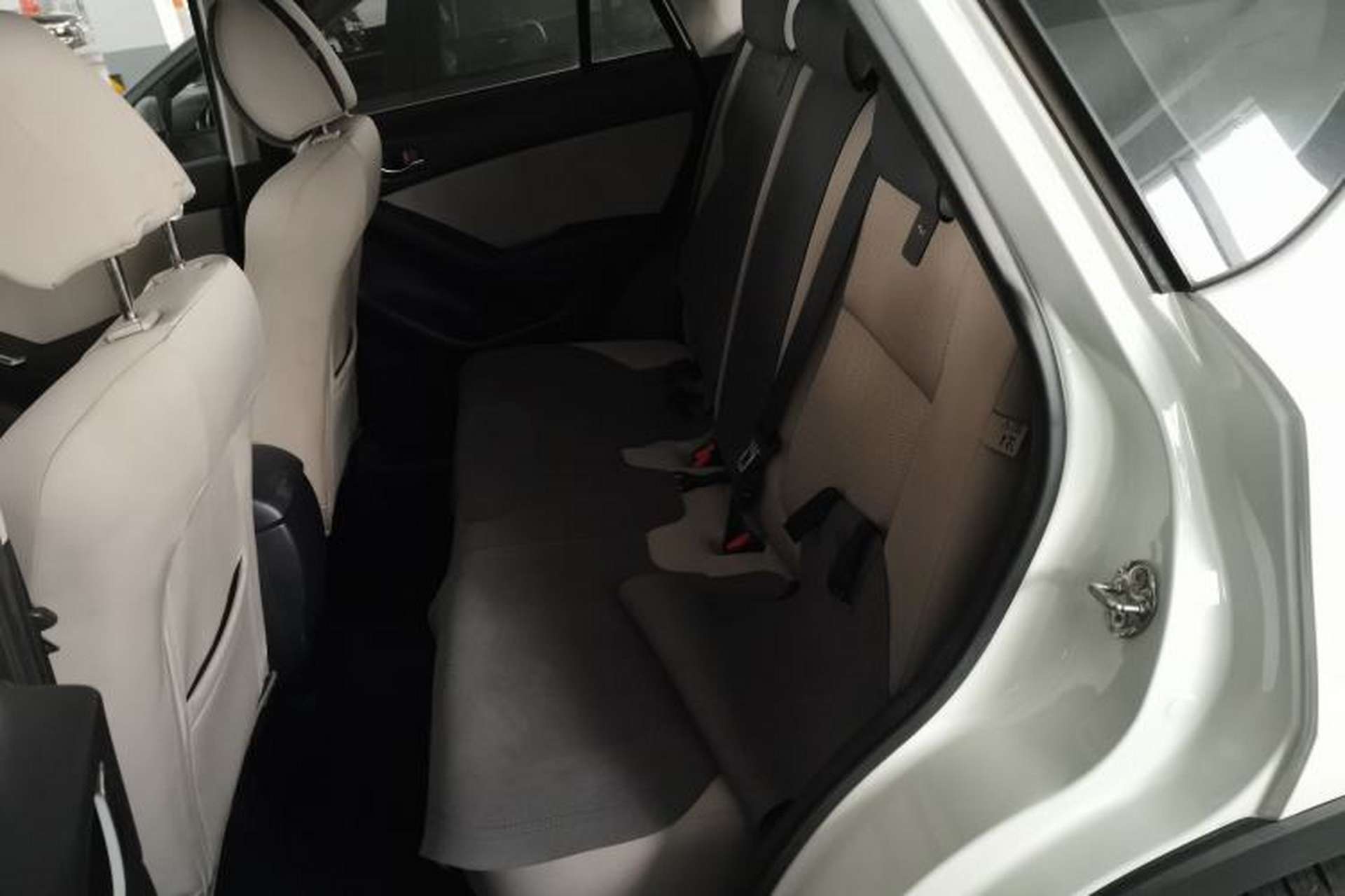 Used Mazda CX-5 2015 2.0L Manual Two-Wheel Drive Comfort Version Interior 4