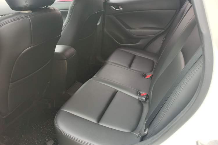 Used Mazda CX-5 2015 2.0L Automatic 2WD Comfort Edition Interior 4