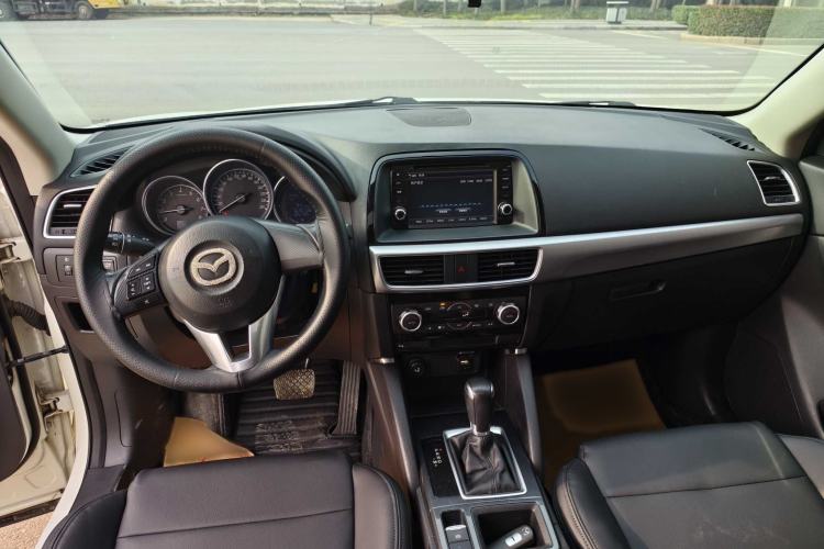 Used Mazda CX-5 2015 2.0L Automatic Two-Wheel Drive Urban Version Interior 4