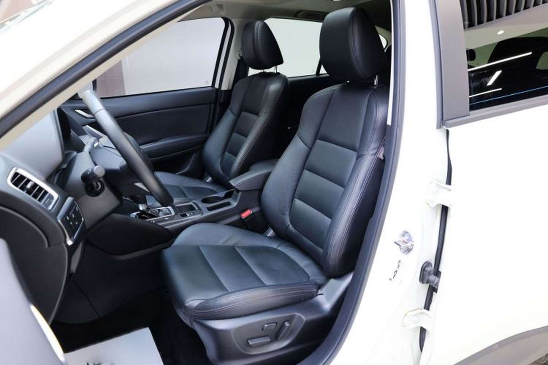 Used Mazda CX-5 2015 2.5L Automatic 4x4 Prestige Edition Interior 6