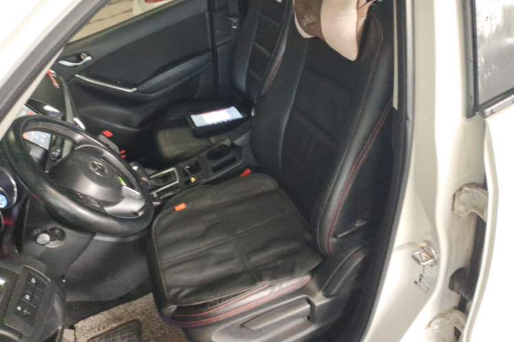 Used Mazda CX-5 2015 2.0L Automatic Two-Wheel Drive Urban Version Left Front Seat