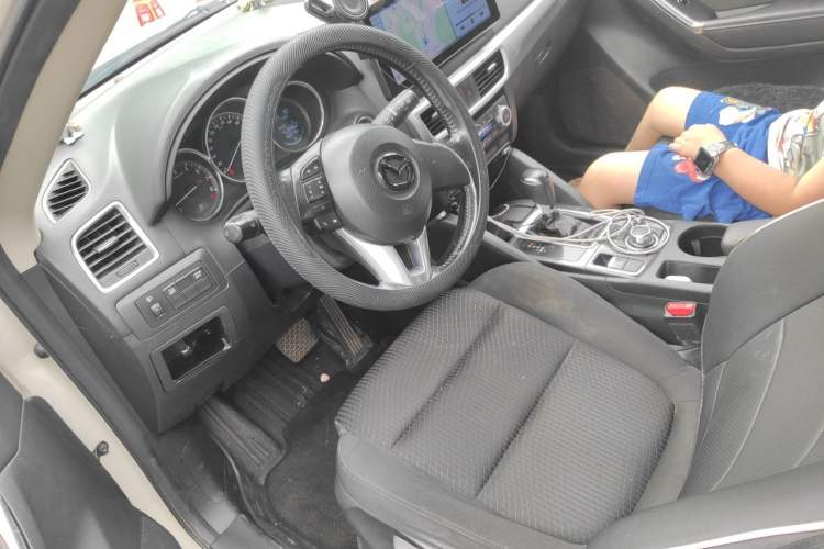Used Mazda CX-5 2015 2.0L Automatic Two-Wheel Drive Urban Version Left Front Seat