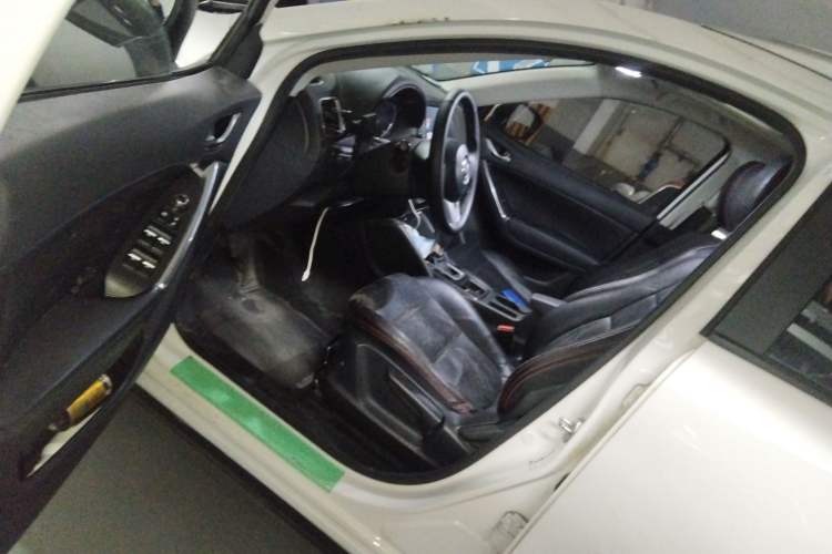 Used Mazda CX-5 2015 2.0L Automatic Two-Wheel Drive Urban Version Left Front Seat