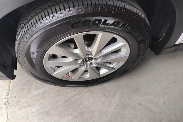 Used Mazda CX-5 2015 2.0L Automatic Two-Wheel Drive Urban Version Left Front Wheel Hub