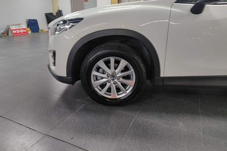 Used Mazda CX-5 2015 2.0L Automatic Two-Wheel Drive Urban Version Left Front Wheel Hub