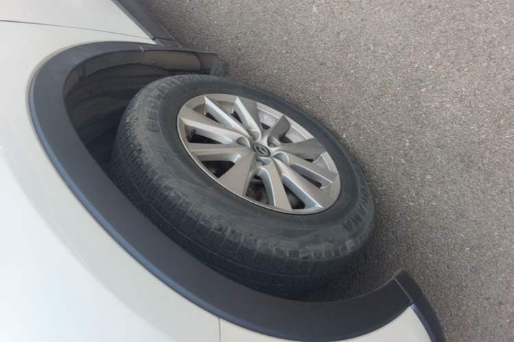 Used Mazda CX-5 2015 2.0L Automatic Two-Wheel Drive Urban Version Left Front Wheel Hub
