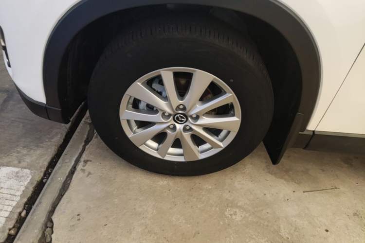 Used Mazda CX-5 2015 2.0L Automatic Two-Wheel Drive Urban Version Left Front Wheel Hub