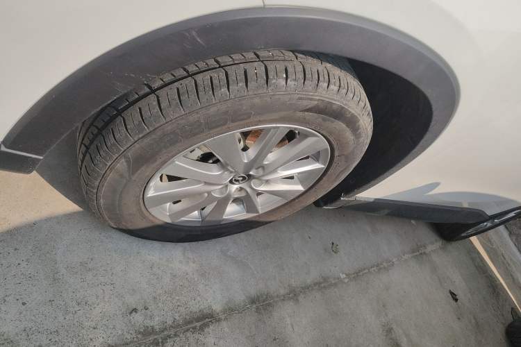 Used Mazda CX-5 2015 2.0L Automatic 2WD Comfort Edition Left Front Wheel Hub