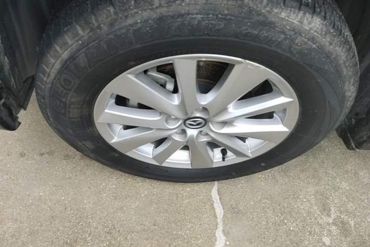 Used Mazda CX-5 2015 2.0L Automatic Two-Wheel Drive Urban Version Left Front Wheel Hub