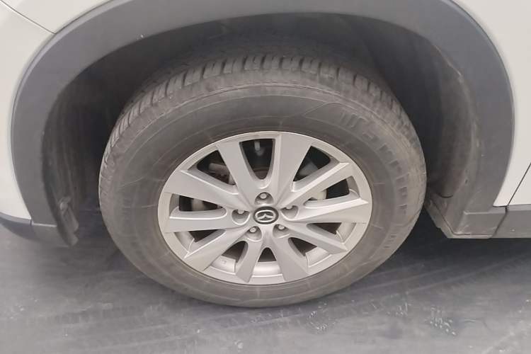 Used Mazda CX-5 2015 2.0L Automatic Two-Wheel Drive Urban Version Left Front Wheel Hub