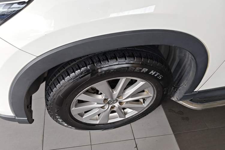 Used Mazda CX-5 2015 2.0L Automatic Two-Wheel Drive Urban Version Left Front Wheel Hub
