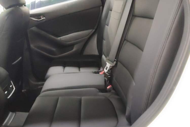 Used Mazda CX-5 2015 2.0L Automatic Two-Wheel Drive Urban Version Left Rear Seat