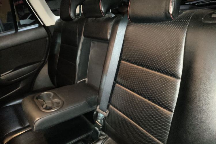 Used Mazda CX-5 2015 2.0L Automatic Two-Wheel Drive Urban Version Left Rear Seat