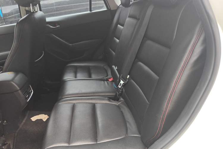 Used Mazda CX-5 2015 2.0L Automatic Two-Wheel Drive Urban Version Left Rear Seat