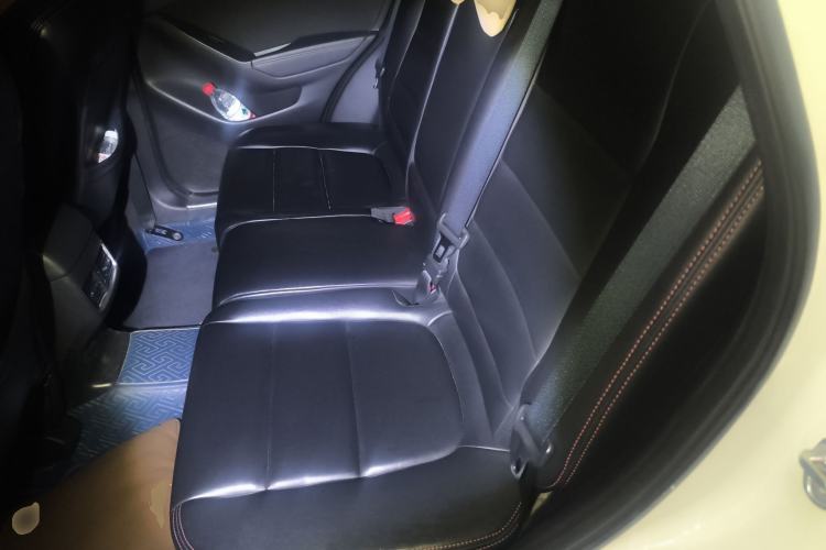 Used Mazda CX-5 2015 2.0L Automatic Two-Wheel Drive Urban Version Left Rear Seat