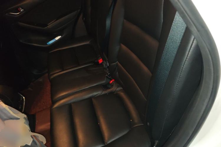 Used Mazda CX-5 2015 2.0L Automatic Two-Wheel Drive Urban Version Left Rear Seat