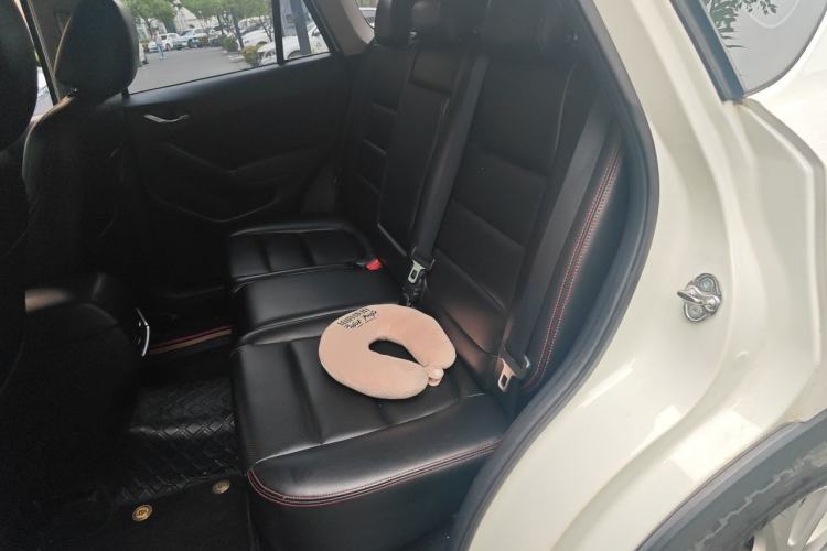 Used Mazda CX-5 2015 2.0L Automatic Two-Wheel Drive Urban Version Left Rear Seat