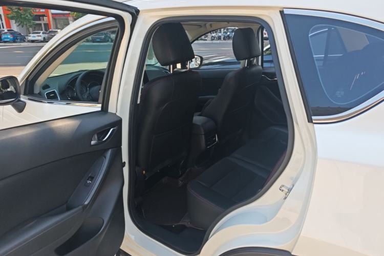 Used Mazda CX-5 2015 2.0L Automatic Two-Wheel Drive Urban Version Left Rear Seat