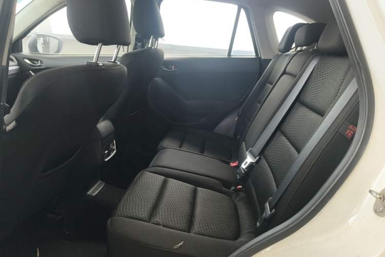 Used Mazda CX-5 2015 2.0L Automatic Two-Wheel Drive Urban Version Left Rear Seat