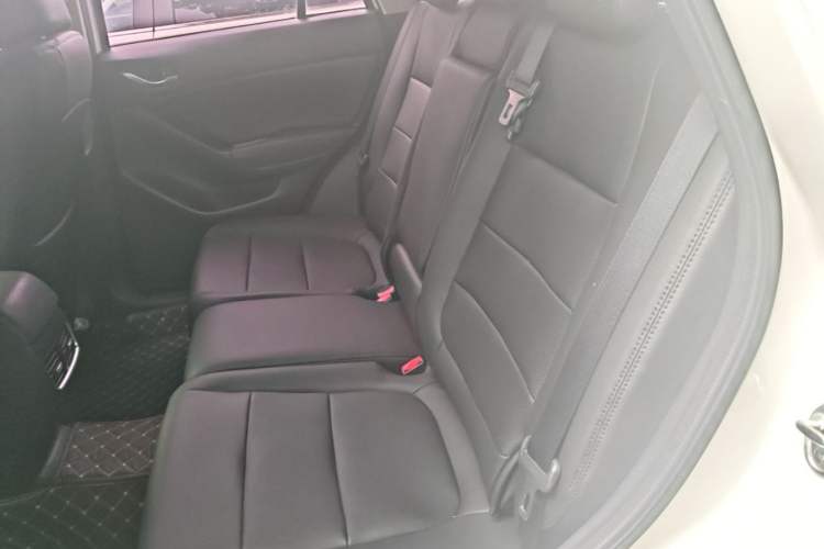 Used Mazda CX-5 2015 2.0L Automatic Two-Wheel Drive Urban Version Left Rear Seat
