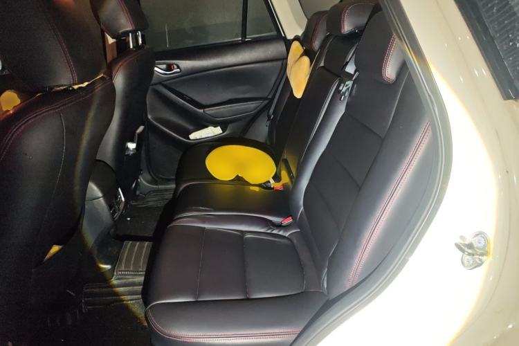 Used Mazda CX-5 2015 2.0L Automatic Two-Wheel Drive Urban Version Left Rear Seat