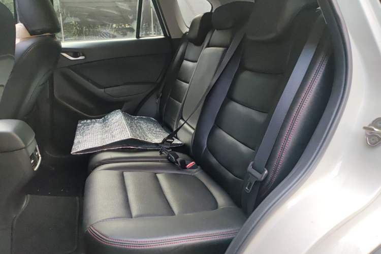 Used Mazda CX-5 2015 2.0L Automatic Two-Wheel Drive Urban Version Left Rear Seat