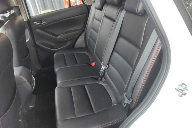 Used Mazda CX-5 2015 2.0L Automatic Two-Wheel Drive Urban Version Left Rear Seat