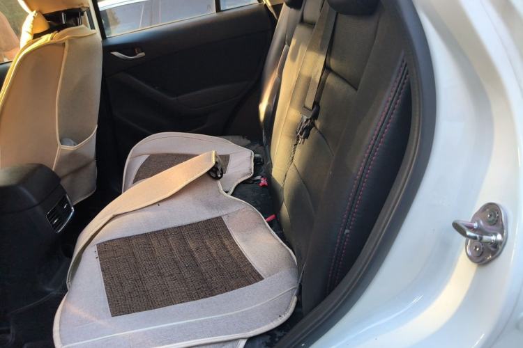 Used Mazda CX-5 2015 2.0L Automatic Two-Wheel Drive Urban Version Left Rear Seat