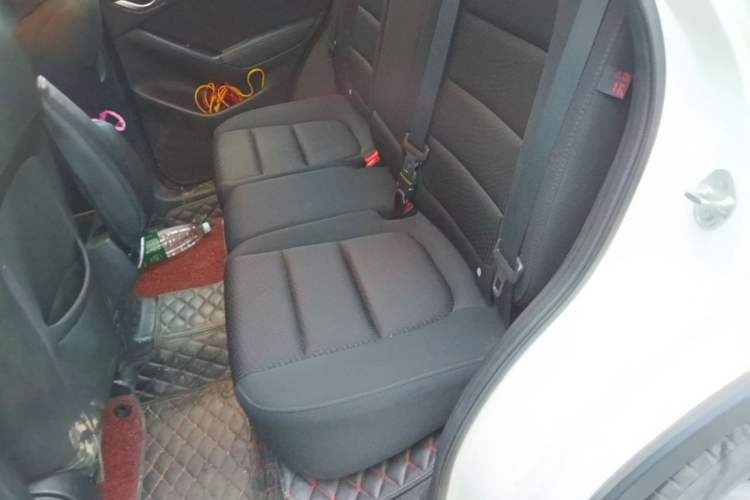 Used Mazda CX-5 2015 2.0L Automatic Two-Wheel Drive Urban Version Left Rear Seat