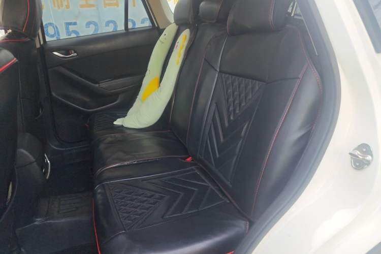 Used Mazda CX-5 2015 2.0L Automatic Two-Wheel Drive Urban Version Left Rear Seat