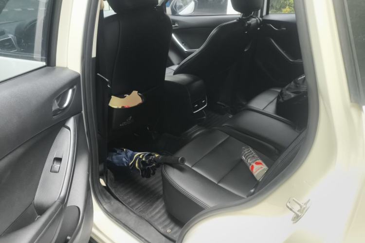 Used Mazda CX-5 2015 2.0L Automatic Two-Wheel Drive Urban Version Left Rear Seat