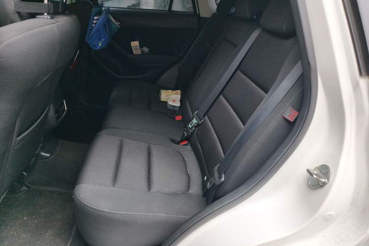 Used Mazda CX-5 2015 2.0L Automatic Two-Wheel Drive Urban Version Left Rear Seat