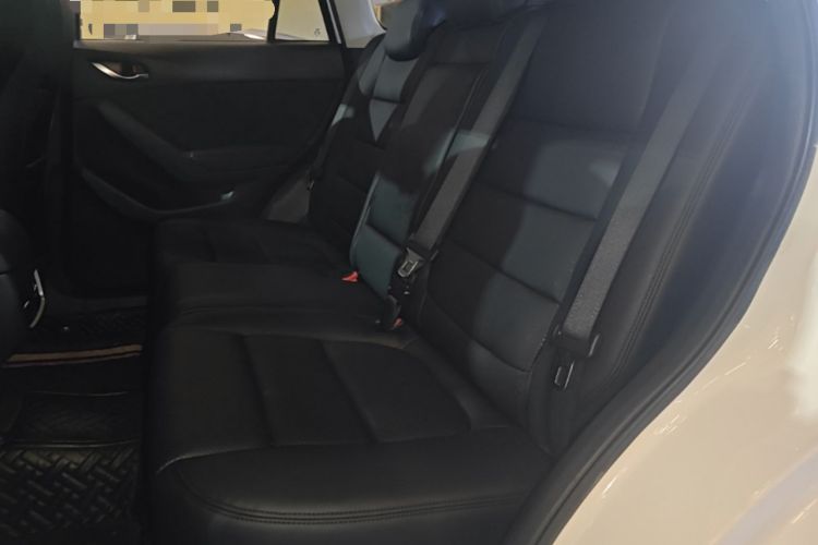 Used Mazda CX-5 2015 2.0L Automatic Two-Wheel Drive Urban Version Left Rear Seat