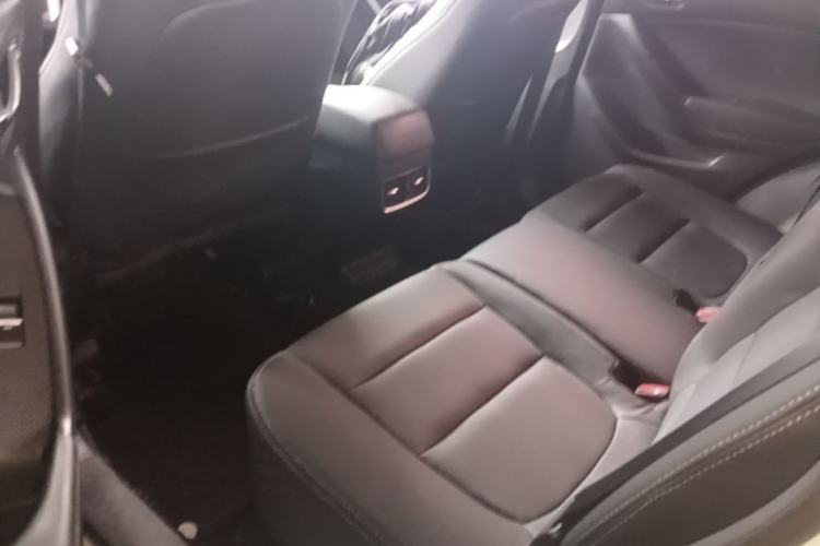 Used Mazda CX-5 2015 2.0L Automatic Two-Wheel Drive Urban Version Left Rear Seat