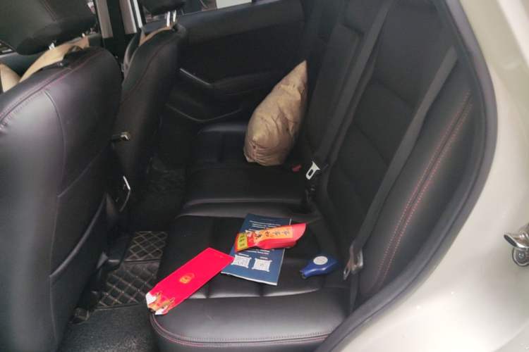 Used Mazda CX-5 2015 2.0L Automatic Two-Wheel Drive Urban Version Left Rear Seat