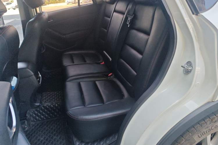 Used Mazda CX-5 2015 2.0L Automatic Two-Wheel Drive Urban Version Left Rear Seat