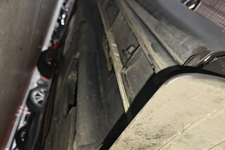 Used Mazda CX-5 2015 2.5L Automatic 4x4 Prestige Edition Left Side Sill