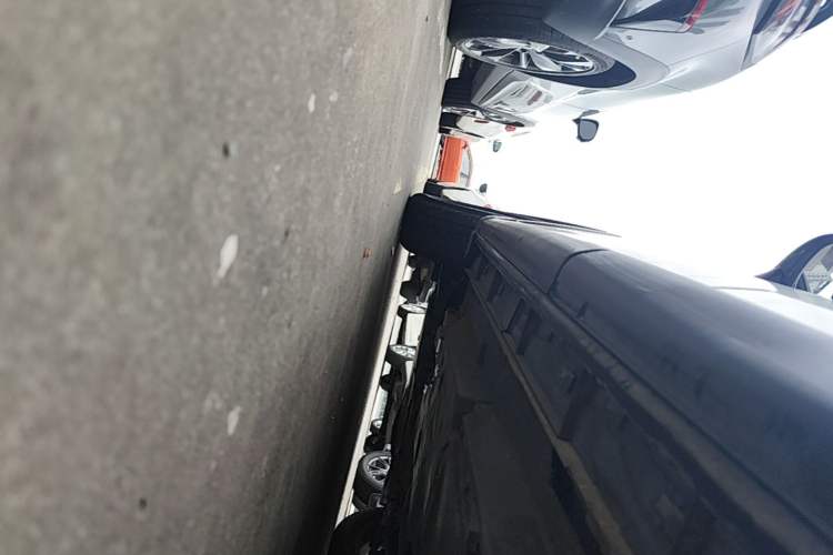 Used Mazda CX-5 2015 2.0L Automatic Two-Wheel Drive Urban Version Left Side Sill