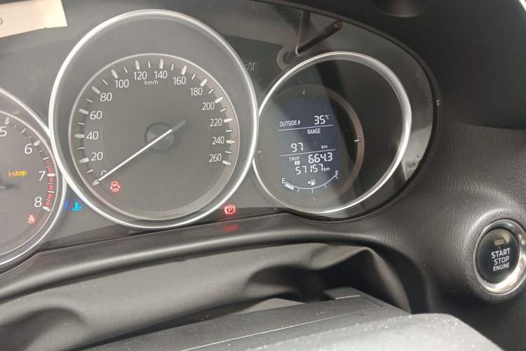 Used Mazda CX-5 2015 2.0L Automatic 4x4 Luxury Edition Odometer Close Up
