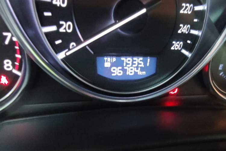 Used Mazda CX-5 2015 2.5L Automatic 4x4 Flagship Model Odometer Close Up