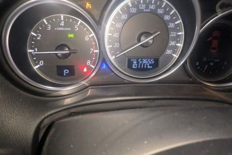 Used Mazda CX-5 2015 2.5L Automatic 4x4 Flagship Model Odometer Close Up