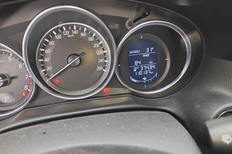 Used Mazda CX-5 2015 2.0L Automatic Two-Wheel Drive Urban Version Odometer Close Up