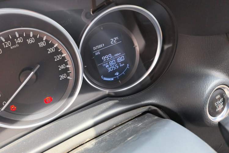 Used Mazda CX-5 2015 2.0L Manual Two-Wheel Drive Comfort Version Odometer Close Up