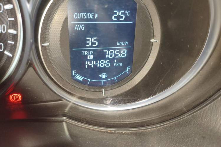 Used Mazda CX-5 2015 2.0L Automatic Two-Wheel Drive Urban Version Odometer Close Up