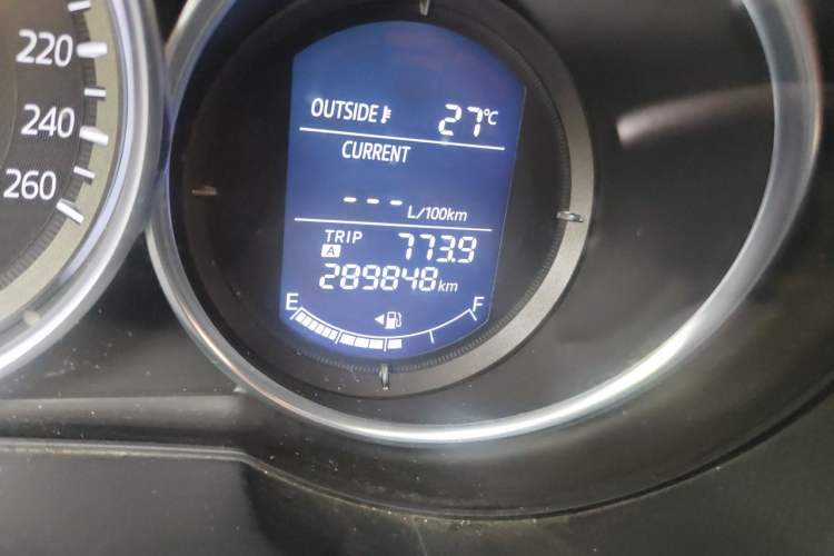 Used Mazda CX-5 2015 2.0L Automatic Two-Wheel Drive Urban Version Odometer Close Up