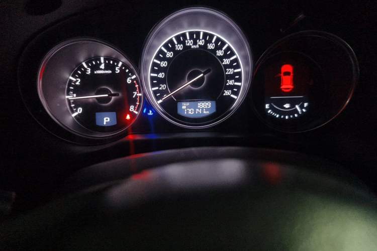 Used Mazda CX-5 2015 2.5L Automatic 4x4 Prestige Edition Odometer Close Up