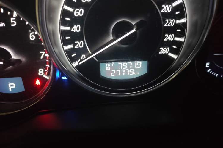 Used Mazda CX-5 2015 2.5L Automatic 4x4 Prestige Edition Odometer Close Up