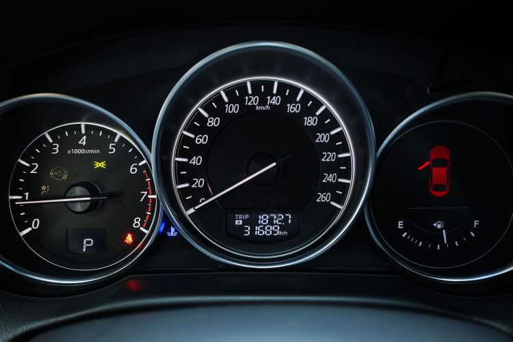 Used Mazda CX-5 2015 2.5L Automatic 4x4 Prestige Edition Odometer Close Up